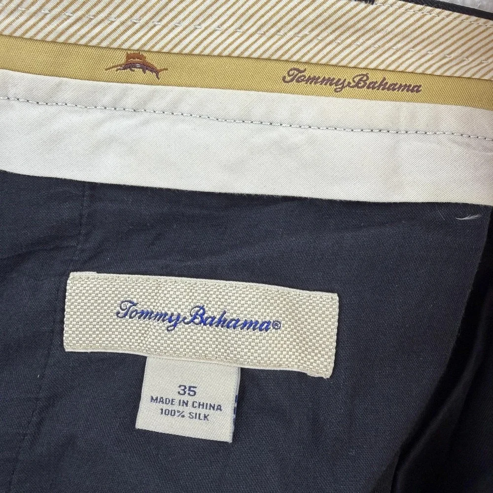 Tommy Bahama Shorts Mens 35 Black Silk Pleated Chino 8 Inseam Casual Travel